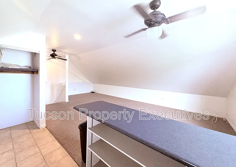 Studio, 1.0 bath, 350 sqft, $950 — Photo 3