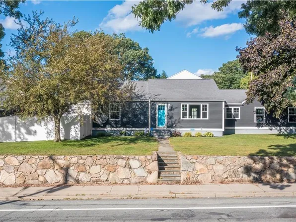 3811 Mendon Rd, Cumberland, RI 02864