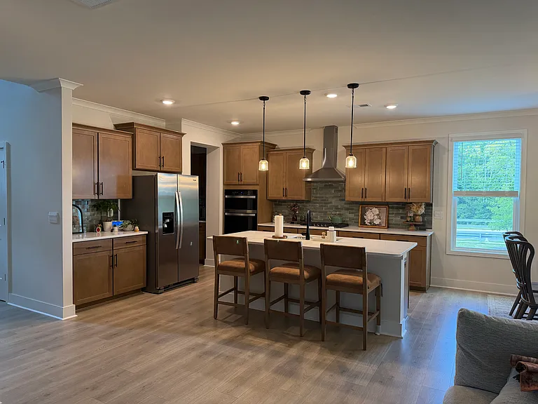 213 Miramar Dr — Photo 2