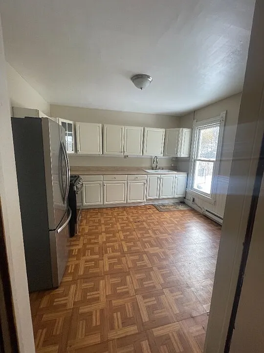 3 bed, 900 sqft, $1,375 — Photo 4