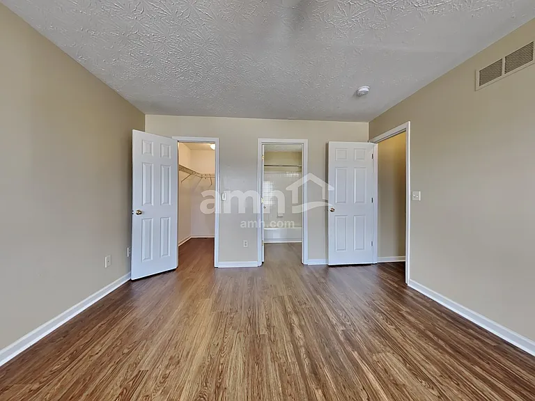7011 Medford Ct — Photo 12