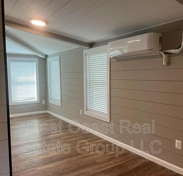18061 Crampton Ln — Photo 21