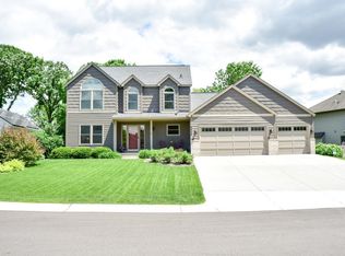 8846 Comstock Ct, Maple Grove, MN 55311