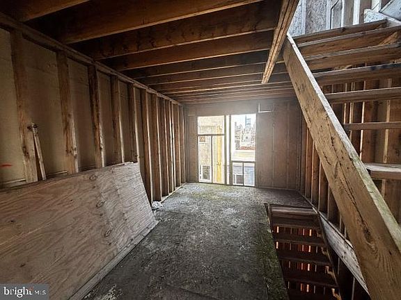 5th image of 1823 Wilder St