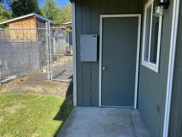 152 NE Atkinson Ct #33 — Photo 21