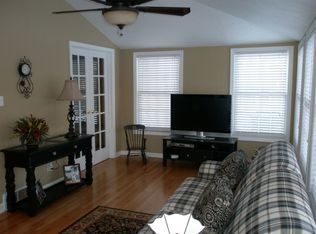 43 Cynthia Dr, Carnegie, PA 15106