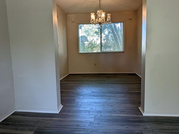 2nd image of 9624 Pepperidge Dr