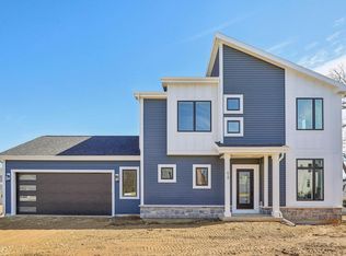 410 Max Kolbe Cir, Cottage Grove, WI 53527