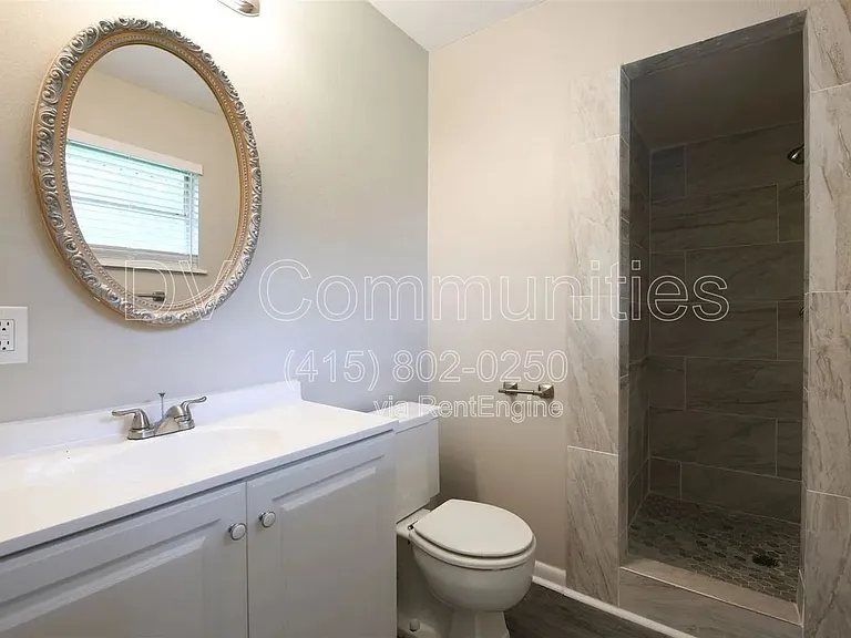 1607 Anthony St — Photo 16