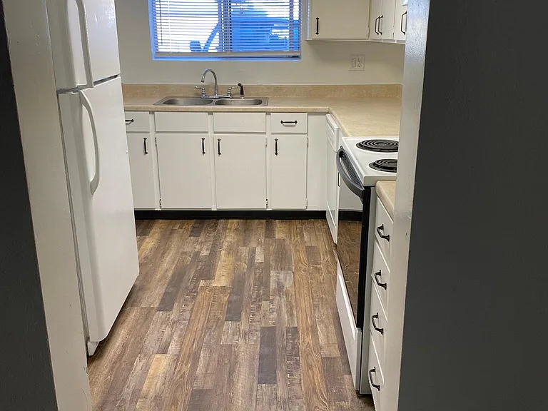1053 Unaweep Ave — Photo 6