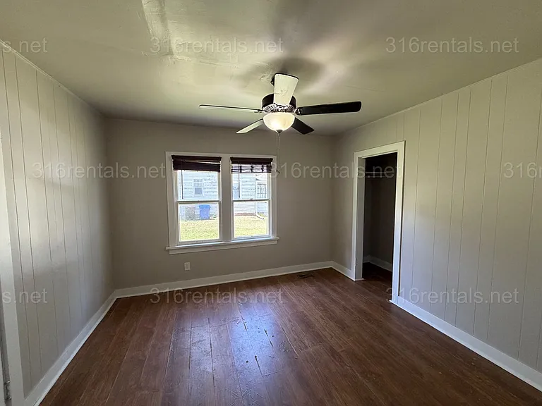 325 E Pack St — Photo 6
