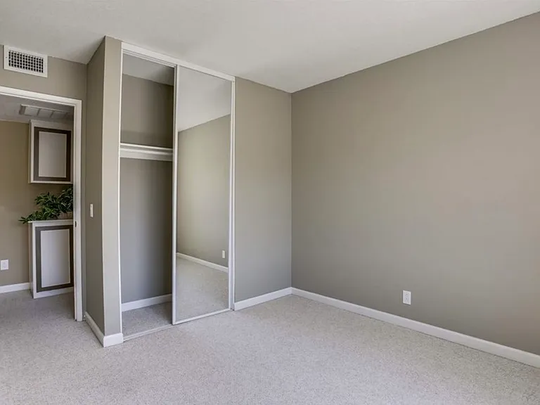 2620 Huntington Dr #F — Photo 3
