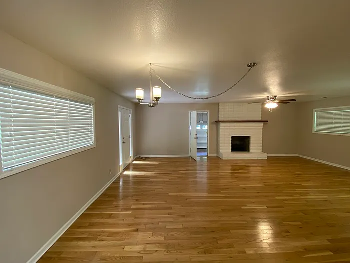 299 Meadowbrook Dr — Photo 6
