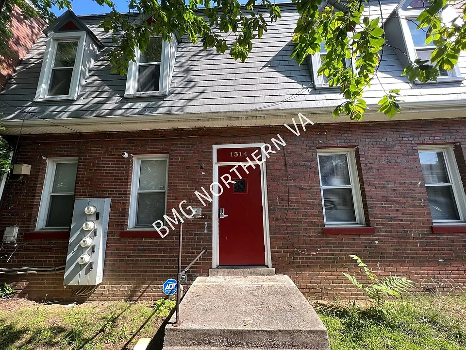 1314 T St SE #3