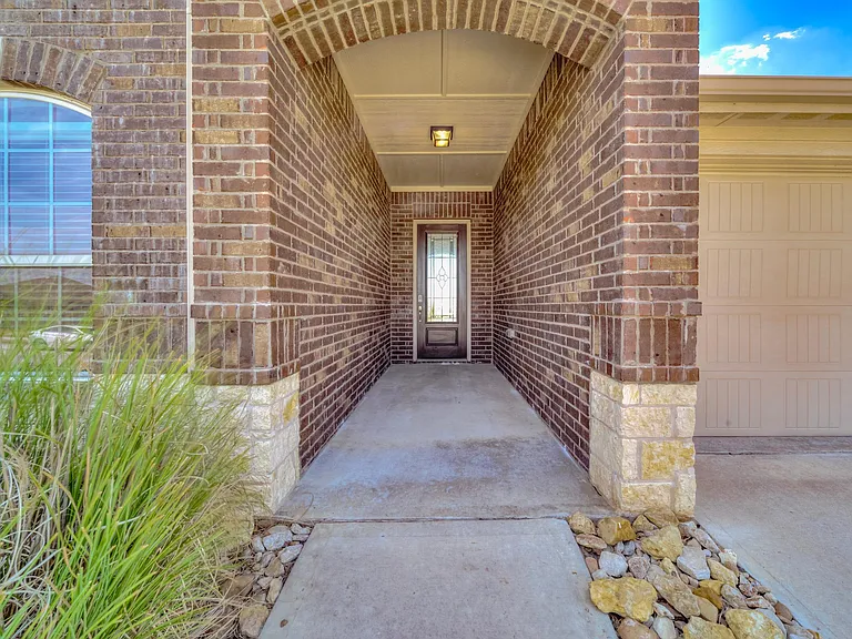 4517 Shy Creek Ln — Photo 3