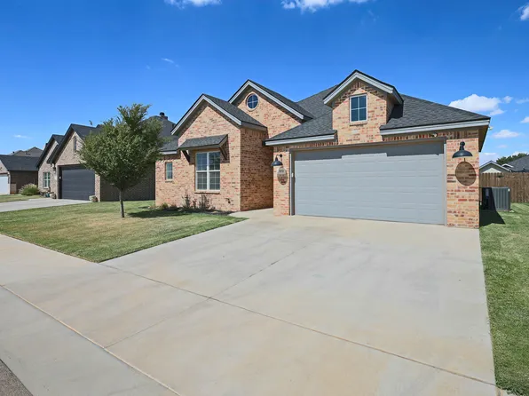 322 Cowboy Ln, Wolfforth, TX 79382