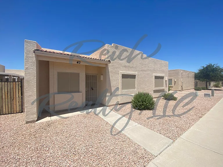 2300 E Magma Rd #43 — Photo 1