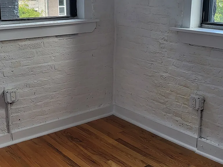630 E 9th St #20 — Photo 8