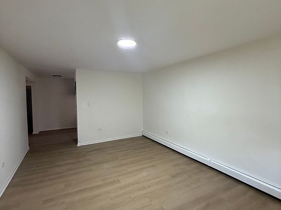 2nd image of 333 Crandon Ave Unit 1