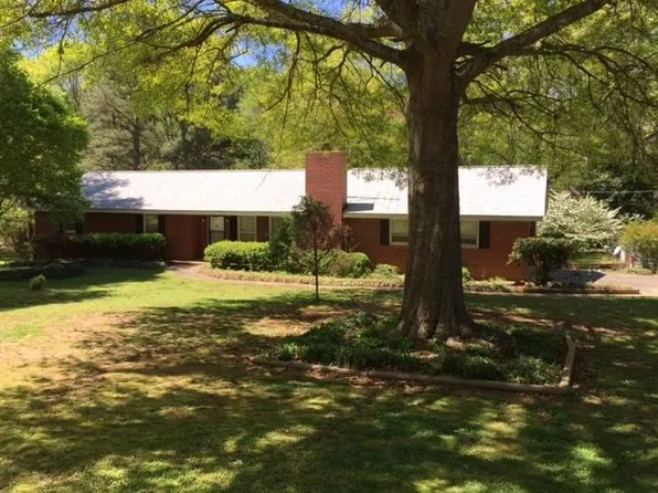320 White St, Hoschton, GA 30548