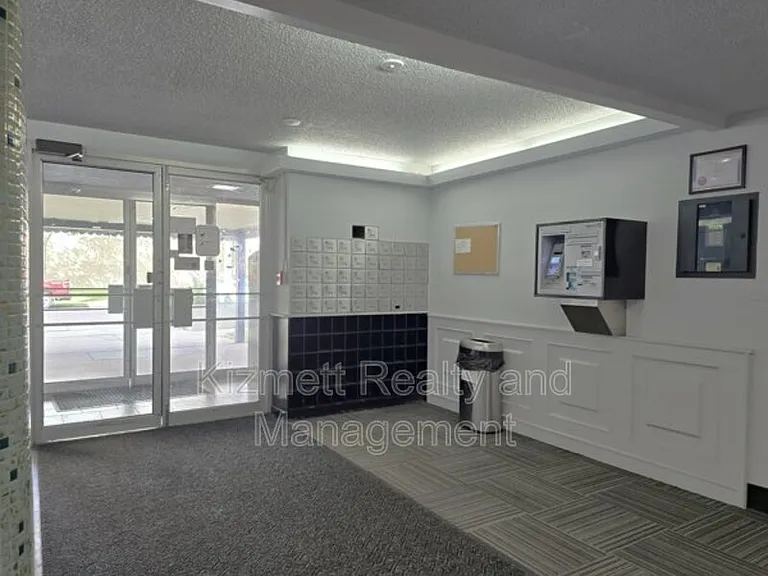 10135 120th St NW #103 — Photo 5