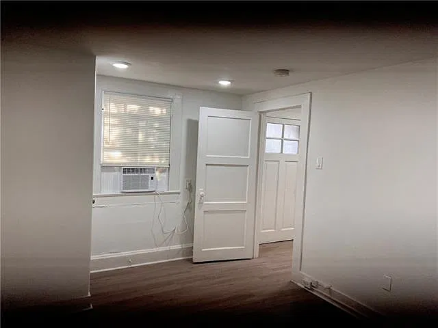 1 bed, 1.5 bath, 432 sqft, $1,095 — Photo 4