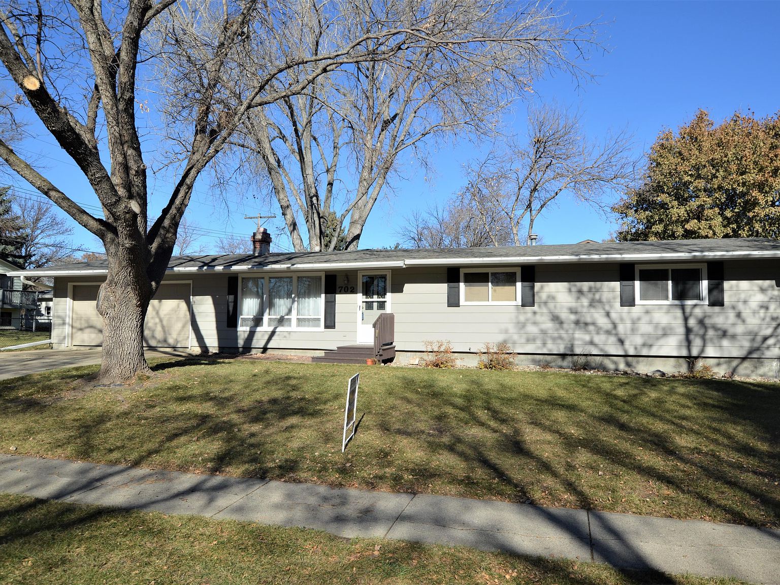 702 17th Ave Sw Aberdeen Sd 57401 Mls 20 702 Zillow