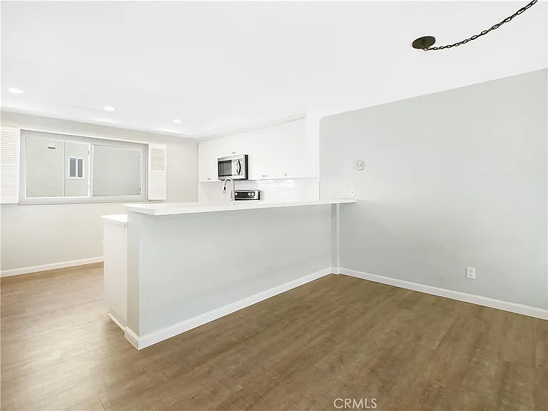 405 2nd St — Photo 8