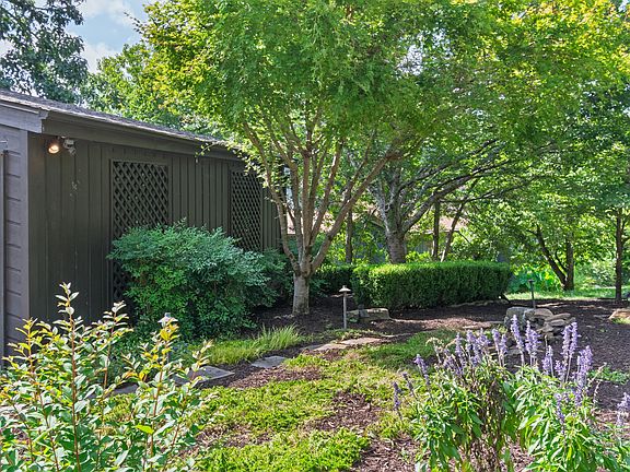2nd image of 304 Harpeth Ridge Dr