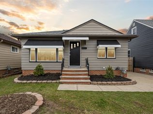 8206 Chesterfield Ave, Parma, OH