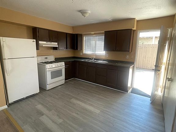 4th image of 223 Monterey St