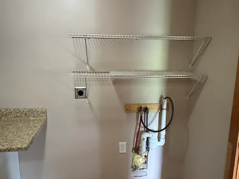 1098 Manchester Rd #2 — Photo 7