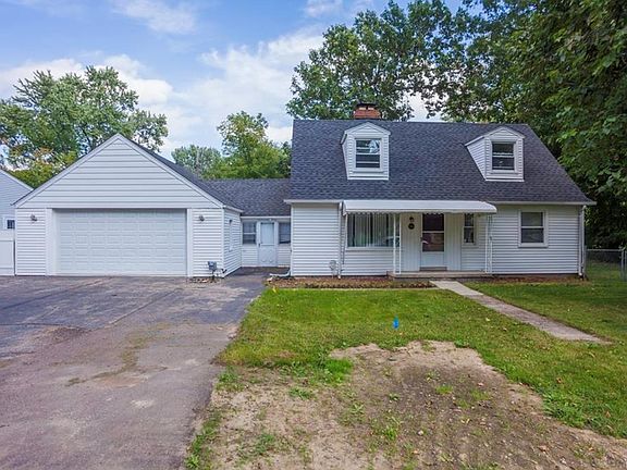 5th image of 21424 Waldron St
