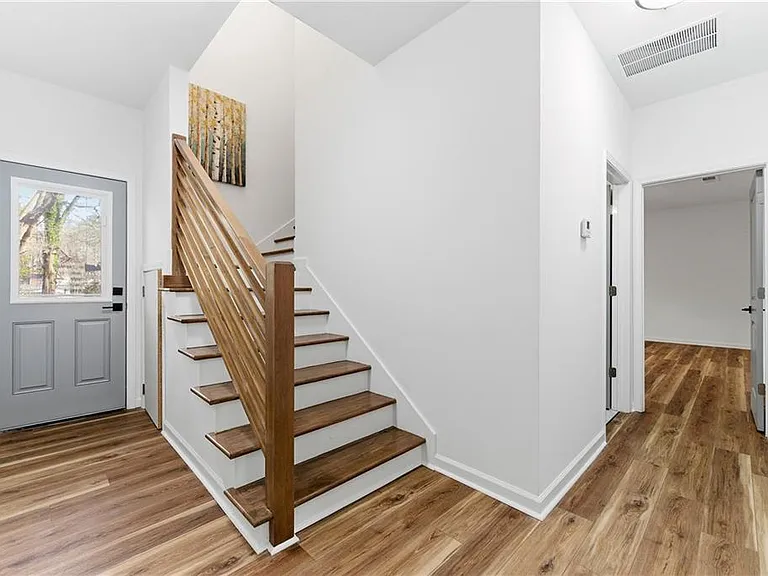 1386 Elizabeth Ave SW — Photo 15