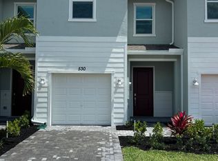 530 SE Rivergrass St, Port Saint Lucie, FL 34984