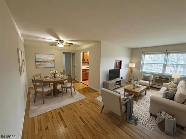 16 Knox Ter, Wayne, NJ 07470