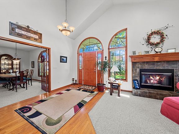 5th image of 11160 Karen Dr
