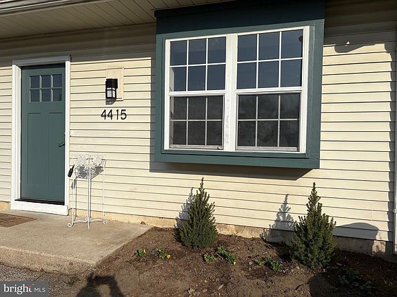 3rd image of 4415 Lario Way