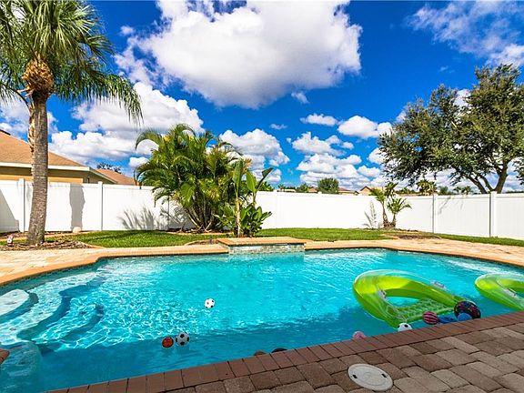 5th image of 11906 Autumn Creek Dr