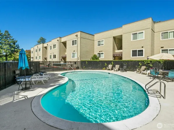 5844 NE 75th Street #A302, Seattle, WA 98115