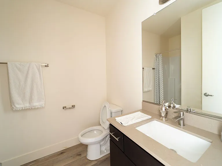 Capitol Hill Apartments — Photo 82