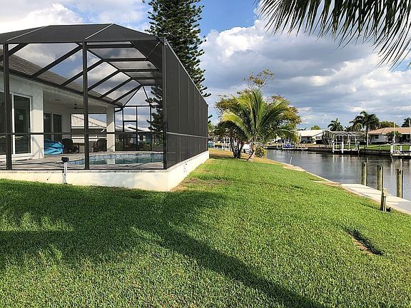 3rd image of 379 Capri Isles Ct