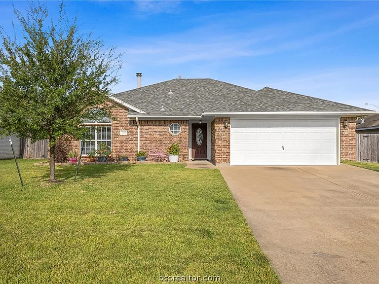 1219 Danville Ln — Photo 1