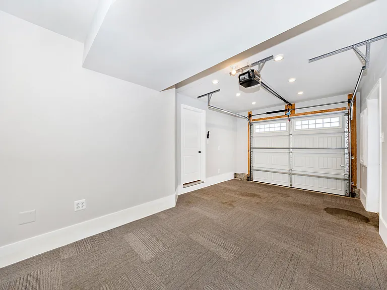 62 Rhea Dr — Photo 17