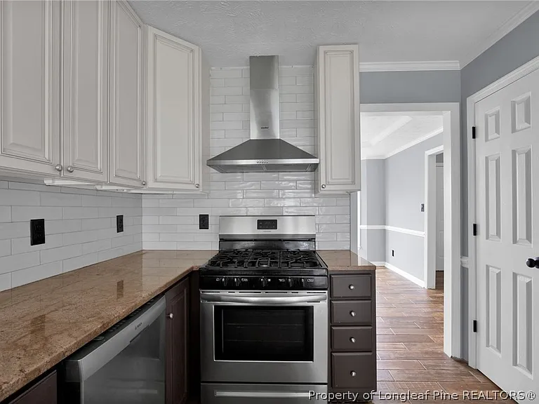 1183 Helmsley Dr — Photo 13