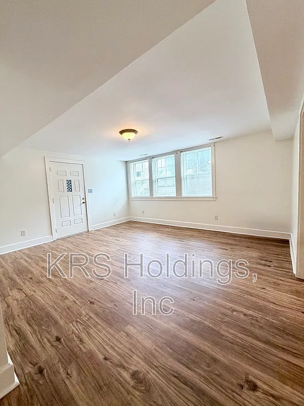 1 bed, 1.0 bath, 950 sqft, $950 — Photo 1