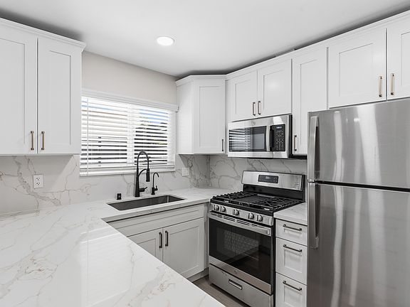 3rd image of 4130 35th St APT 1