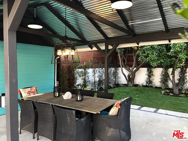4217 Irvine Ave — Photo 22