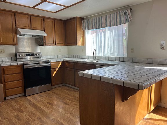 3rd image of 45587 Parkmeadow Ct