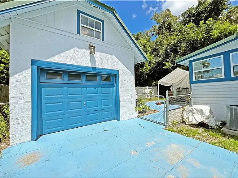 231 N Park Ave — Photo 2